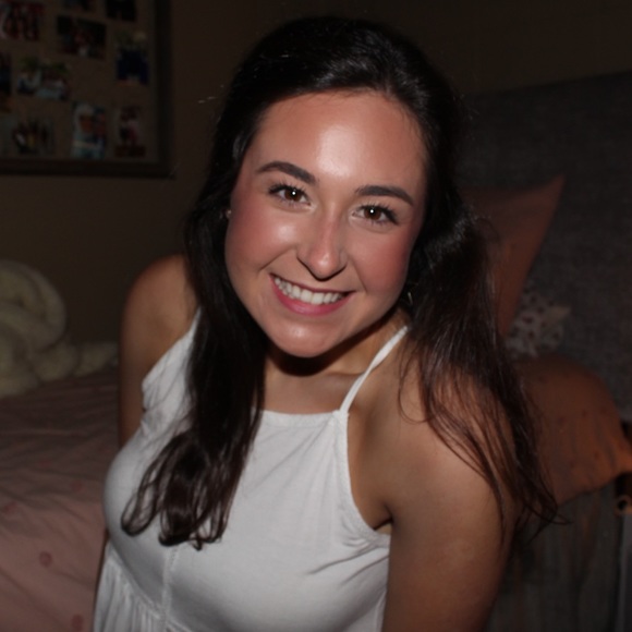 Meet your Posher, Sarah - Picture 1 of 1